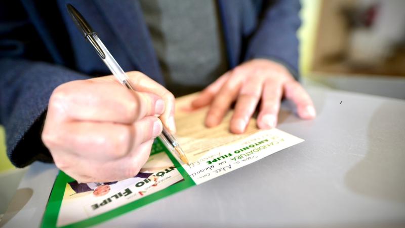 Sessão pública e contacto com comerciantes em Évora